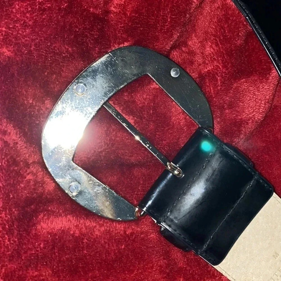 White House black  Market black leather gold buckle womens belt Sz M - Picture 10 of 12
